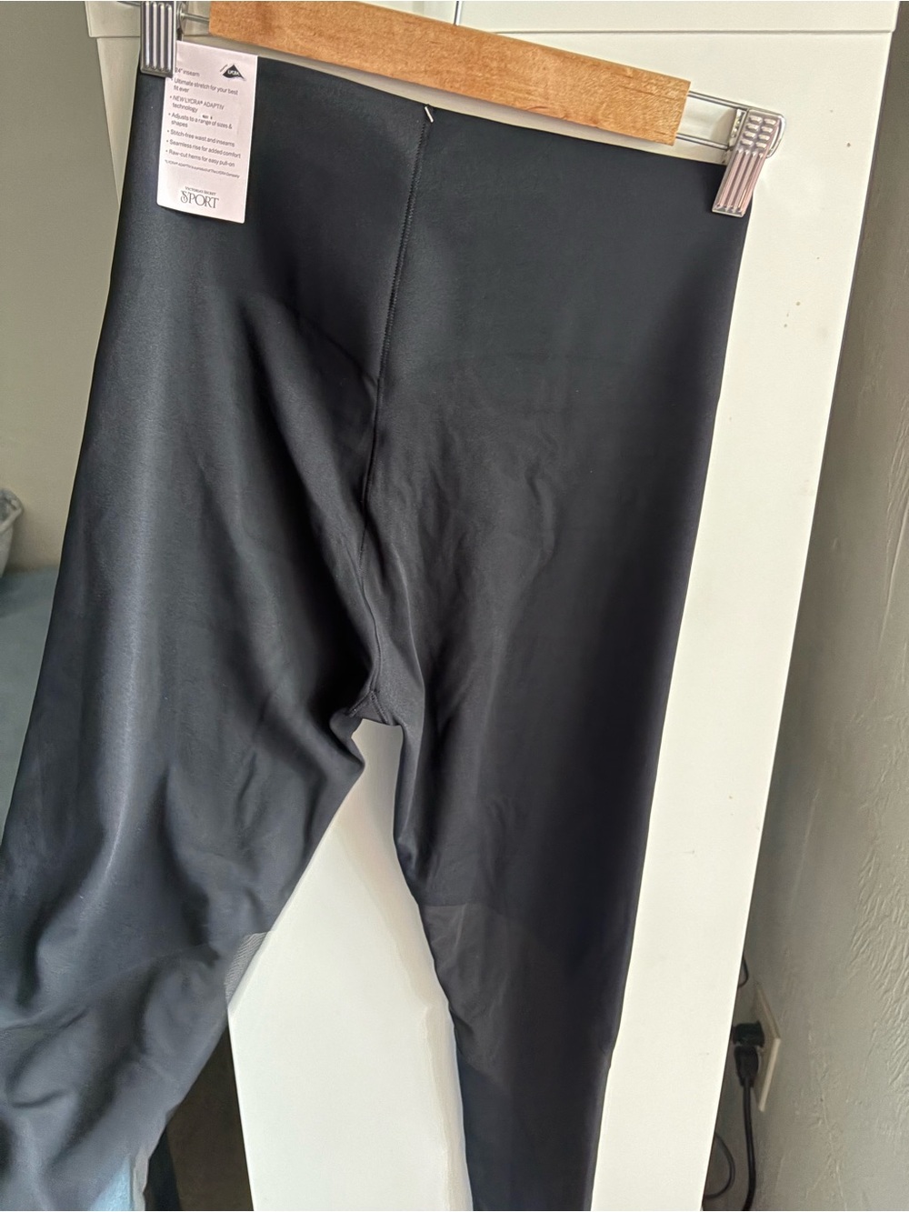 Victoria's Secret Black High-Waist Leggings - Picture 5 of 7